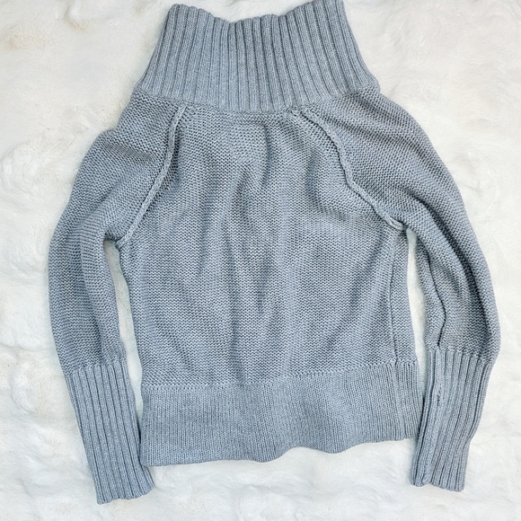 🕊️American Eagle Gray Zip Up Sweater size Small - Picture 4 of 4